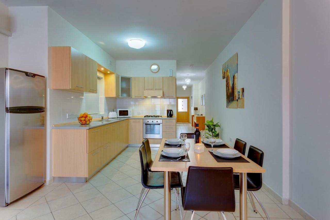 Spacious, Top Location Sliema Apartment Bagian luar foto