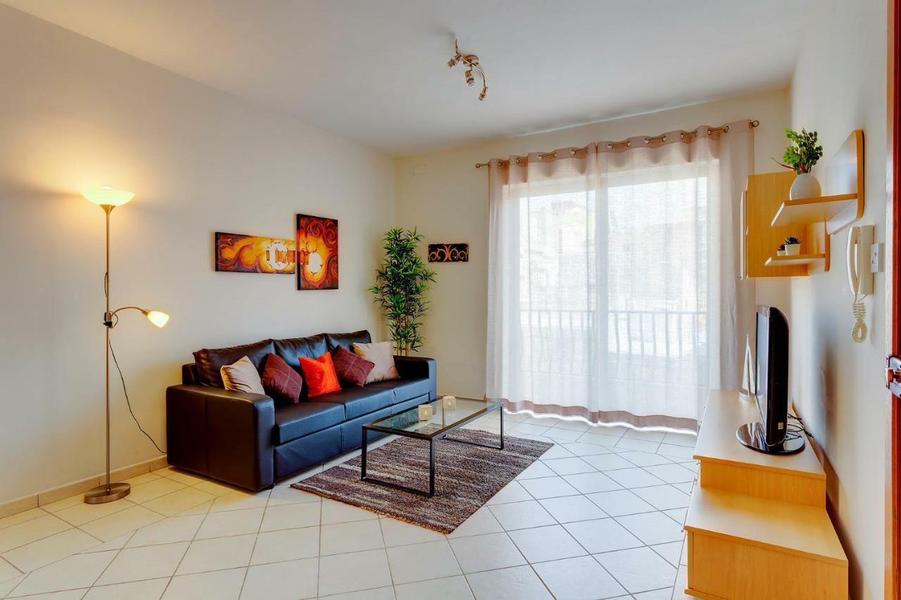 Spacious, Top Location Sliema Apartment Bagian luar foto